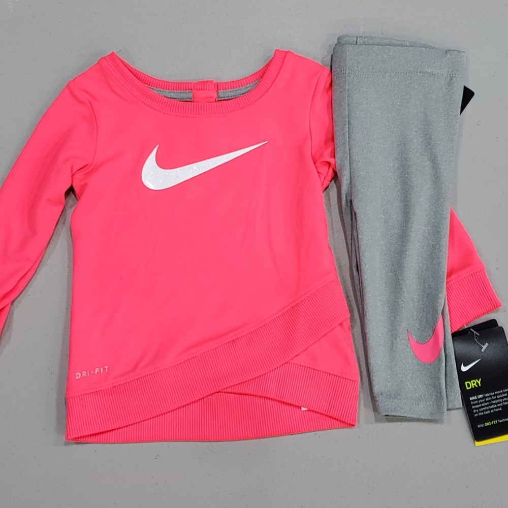 🆕 Nike 2pc top and leggings set